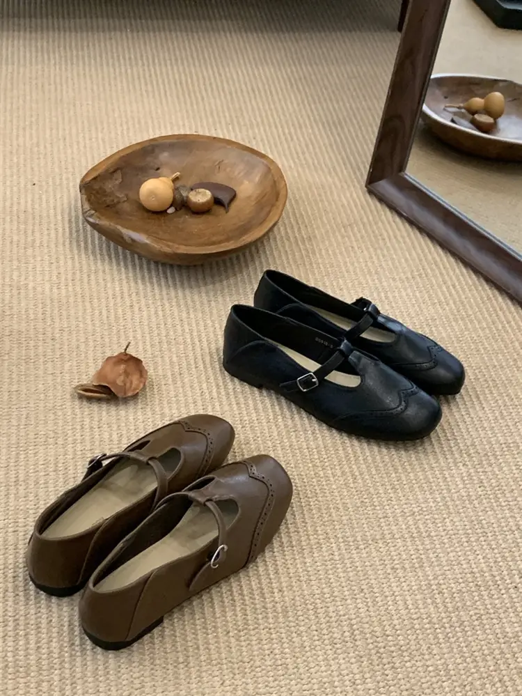 Women Retro T-Buckle Flats Black Brown 2025 — feature 8