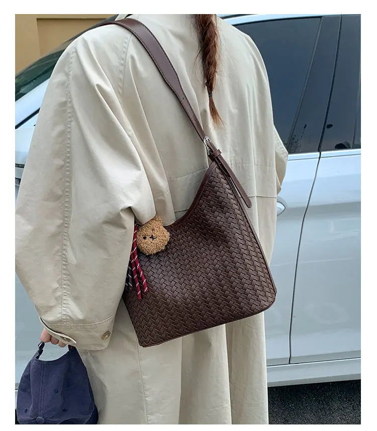 Women Crossbody Bag Brown Woven Leather 2025 — feature 10