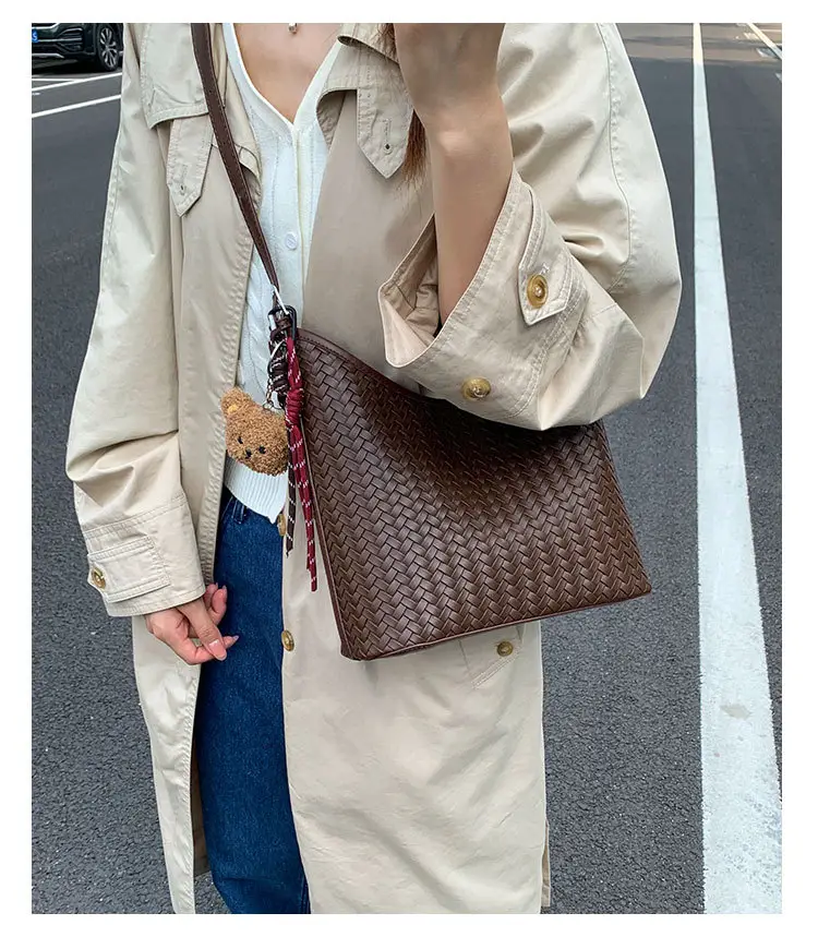Women Crossbody Bag Brown Woven Leather 2025 — feature 11