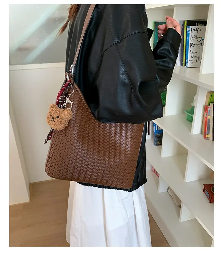 Women Crossbody Bag Brown Woven Leather 2025 — feature 19