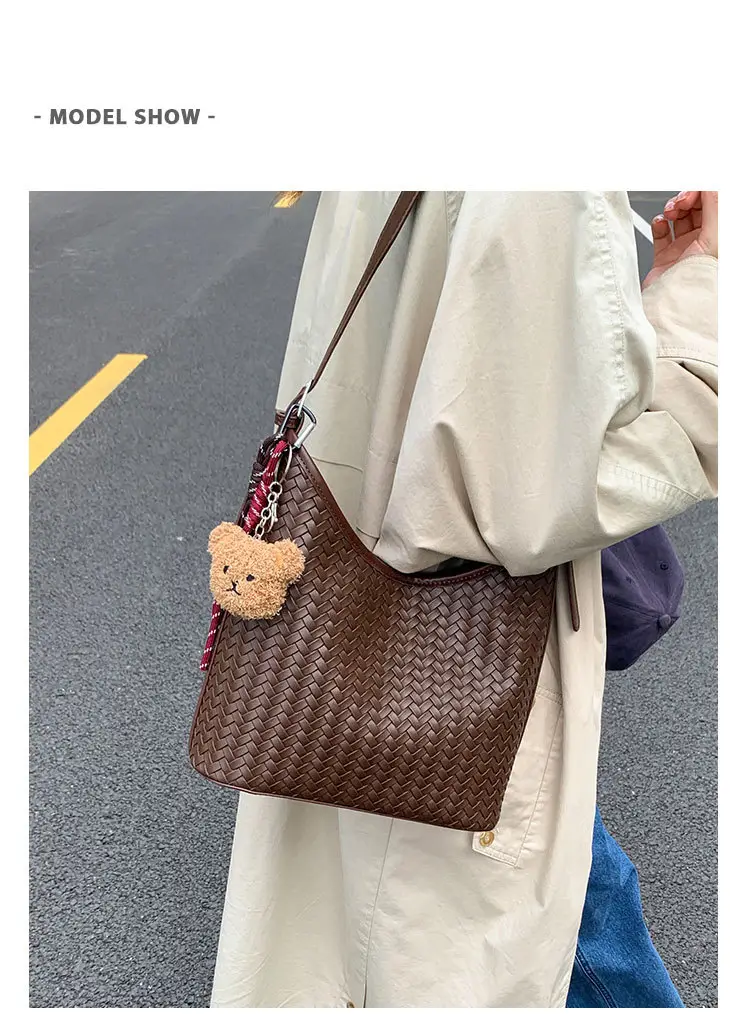Women Crossbody Bag Brown Woven Leather 2025 — feature 9