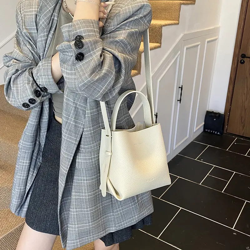 Red Korean Pattern Handbag Women's 2025 New Trendy - Image 8