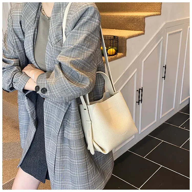 Red Korean Pattern Handbag Women's 2025 New Trendy — feature 39