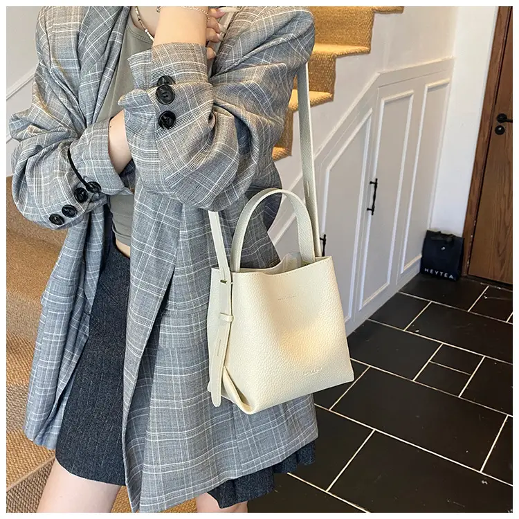 Red Korean Pattern Handbag Women's 2025 New Trendy — feature 41