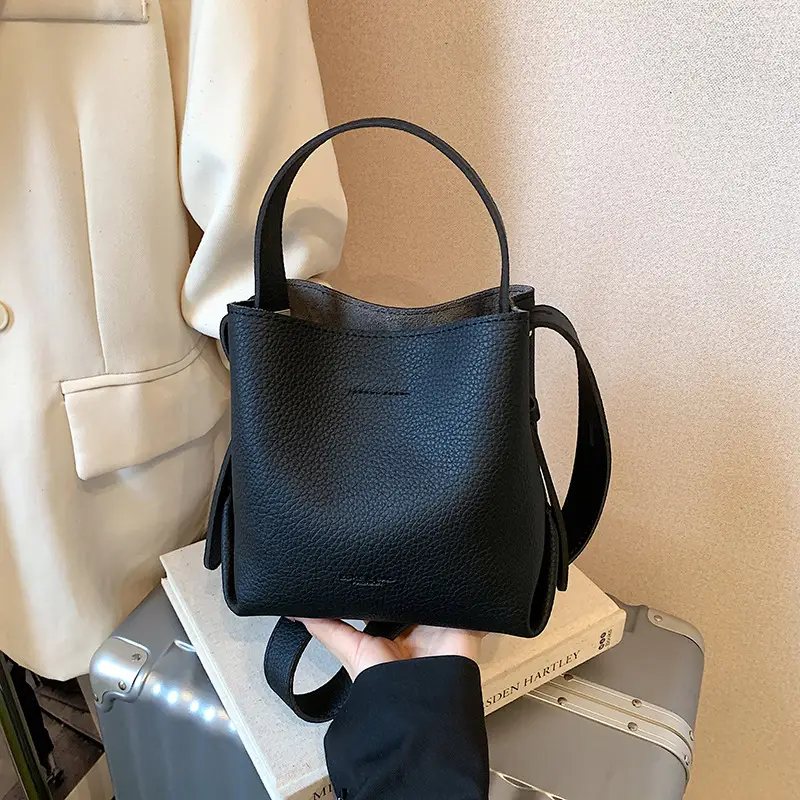 Red Korean Pattern Handbag Women's 2025 New Trendy - Image 4