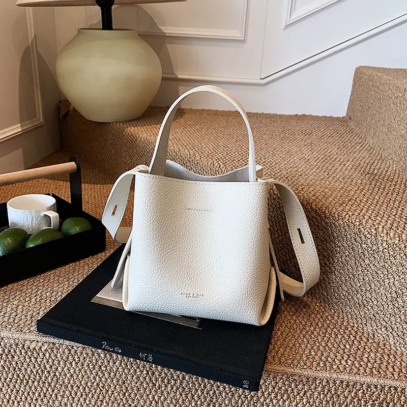 Red Korean Pattern Handbag Women's 2025 New Trendy - Image 5
