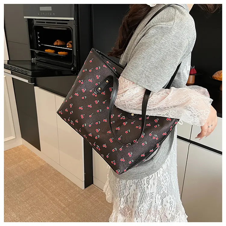 2025 Printed Women's Heart Tote Bag White — feature 12