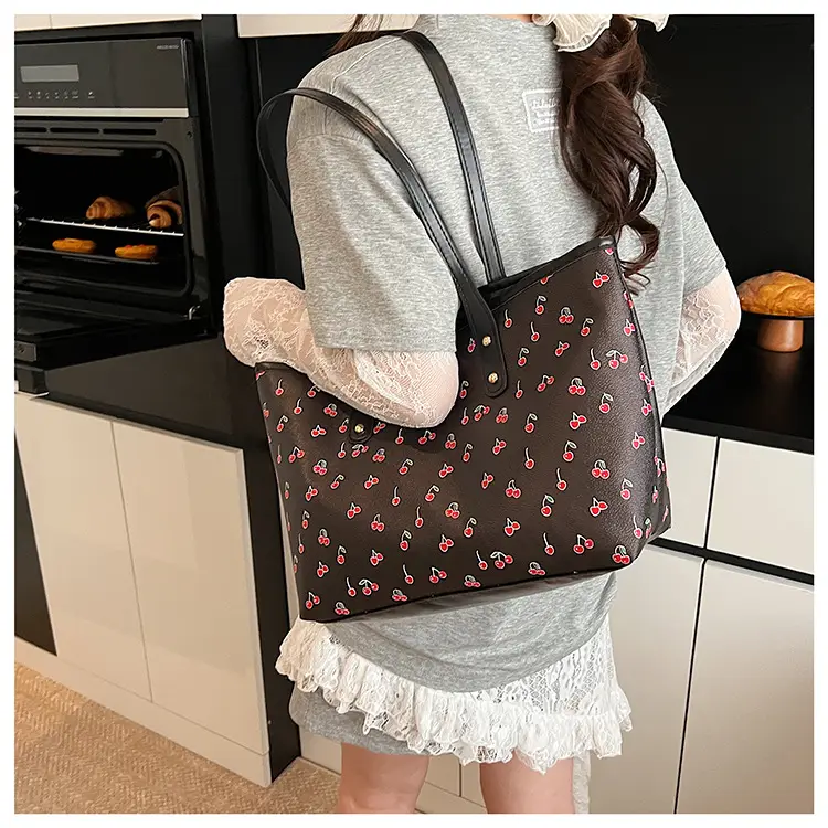 2025 Printed Women's Heart Tote Bag White — feature 13
