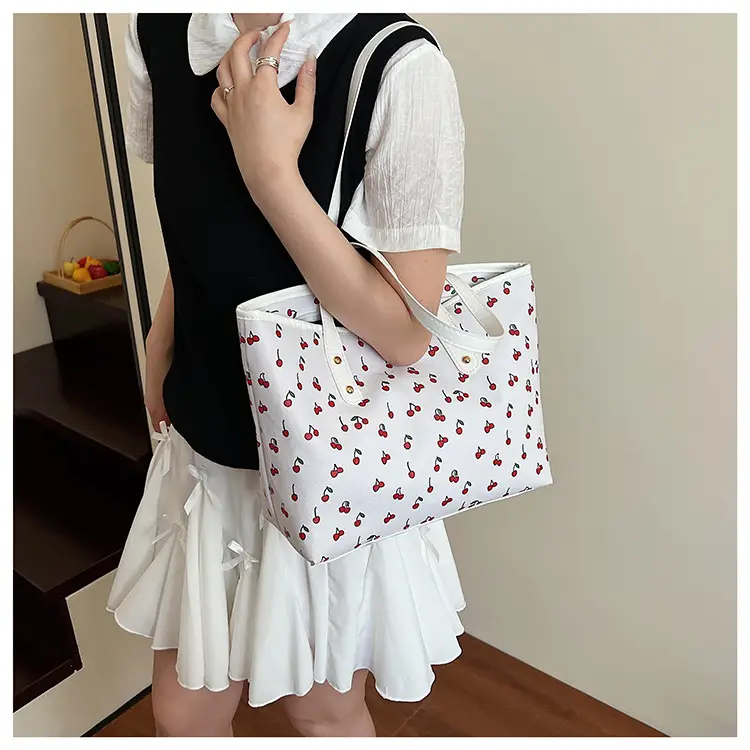2025 Printed Women's Heart Tote Bag White — feature 17
