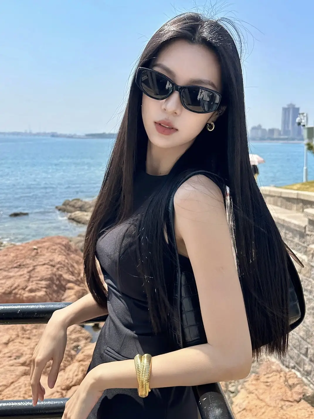 Square Frame UV400 Sunglasses Milky White Fake Acetate β feature 1