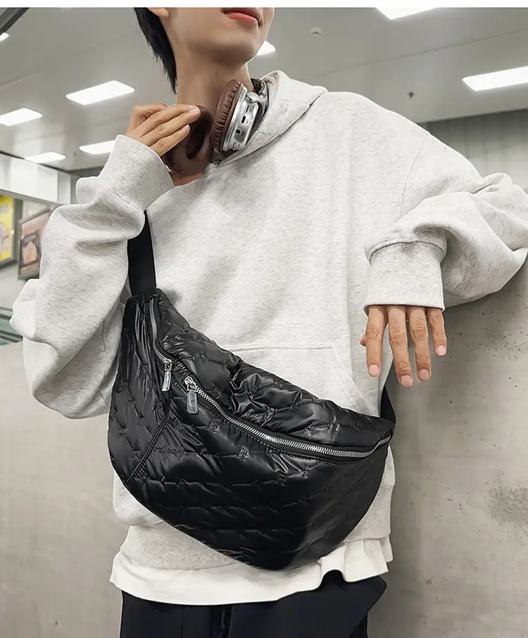 Japanese Style Black Crossbody Bag Large Capacity — feature 2