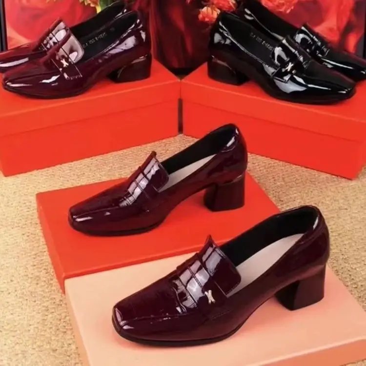 Square Toe Thick Heel Flats for Women 2025 New Autum Soft Leather British Style Small Leather Shoes Spring Style Medium Heel Patent Leather Women's Shoes — feature 7