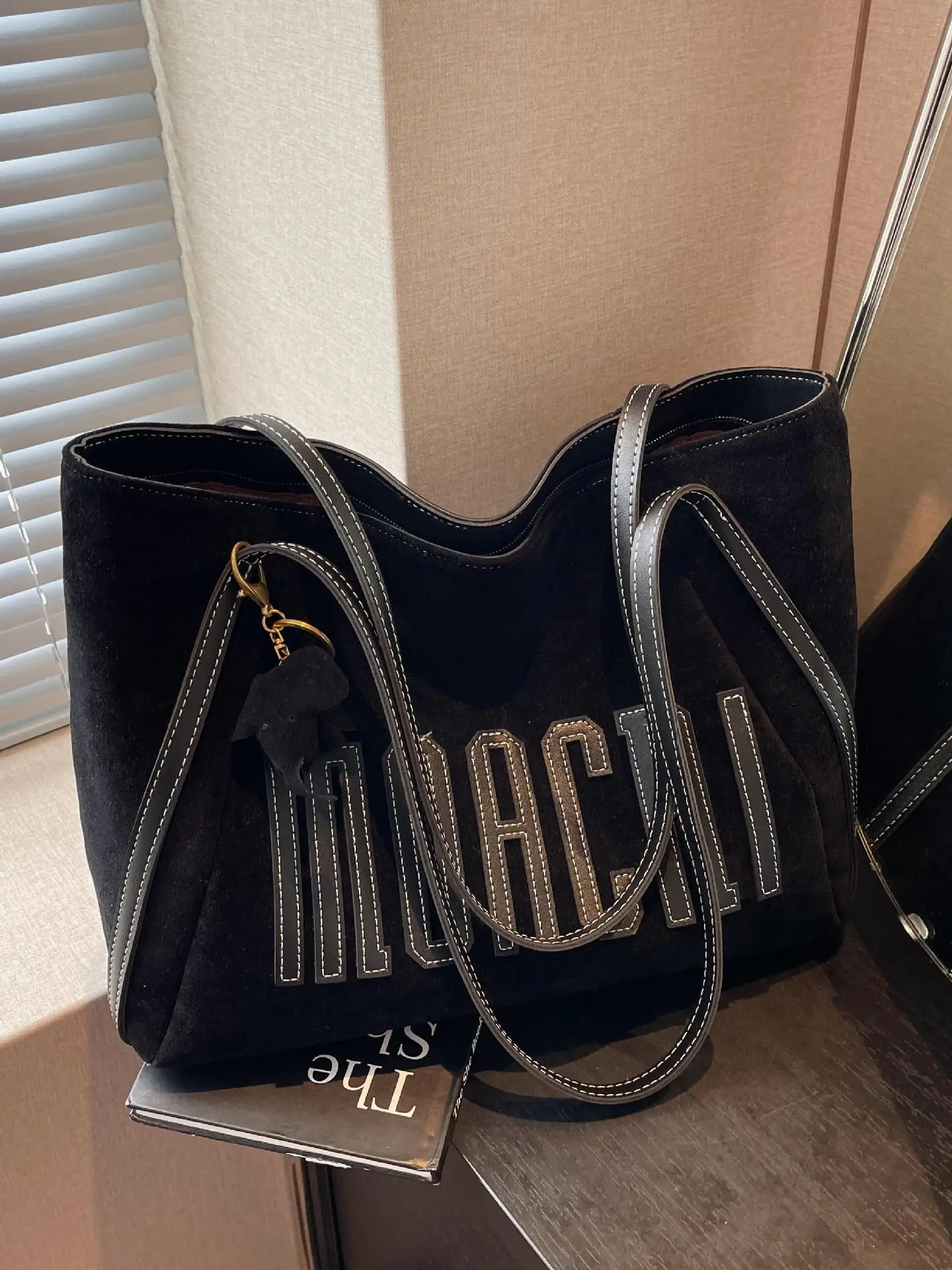 Women Suede Crossbody Bag Retro Design 2025 - Image 5