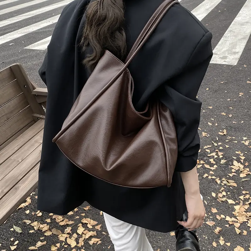 Large Capacity Women's Brown Leather Shoulder Bag - Image 4