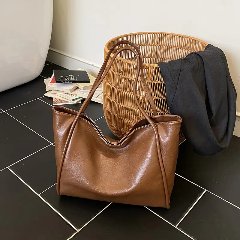 Large Capacity Women's Brown Leather Shoulder Bag - Image 5