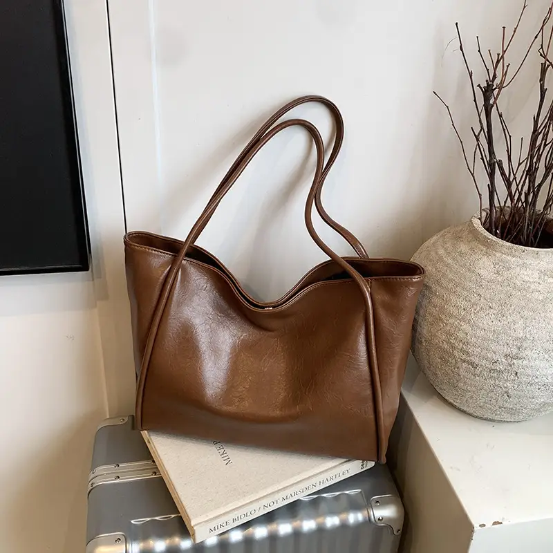 Large Capacity Women's Brown Leather Shoulder Bag - Image 6