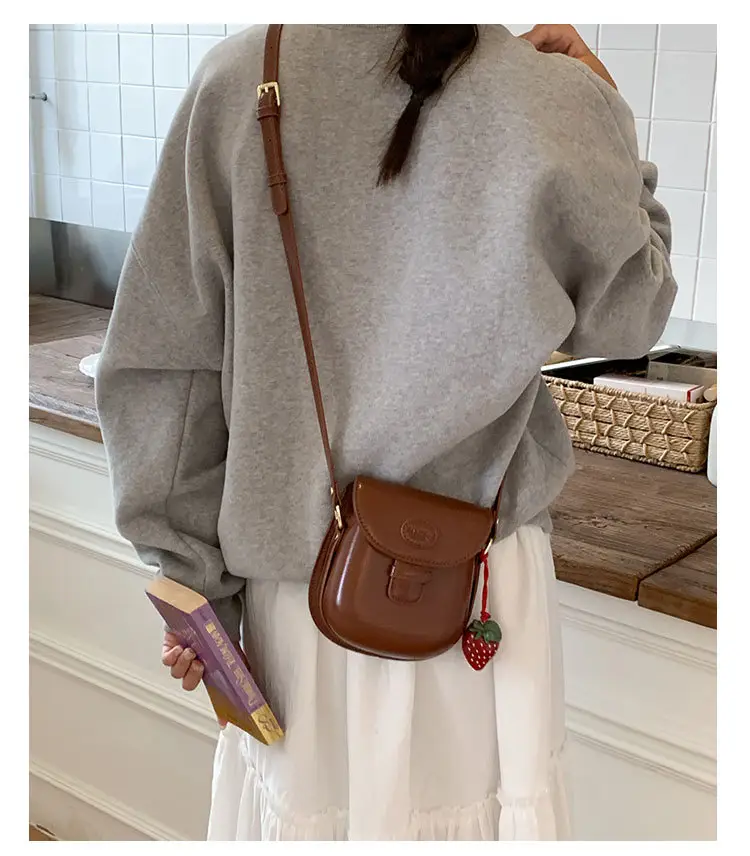 Red Mini Saddle Crossbody Bag for Women Autumn Winter 2025 — feature 15