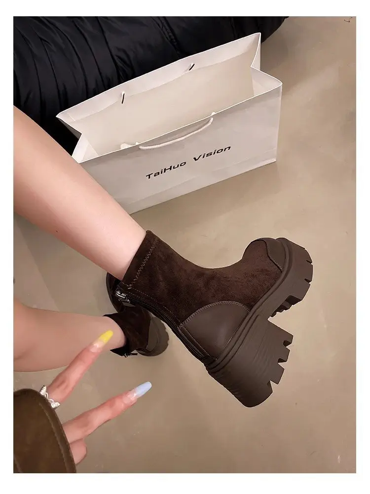 Women Retro British Style Boots Black Thick Heel 2025 — feature 20