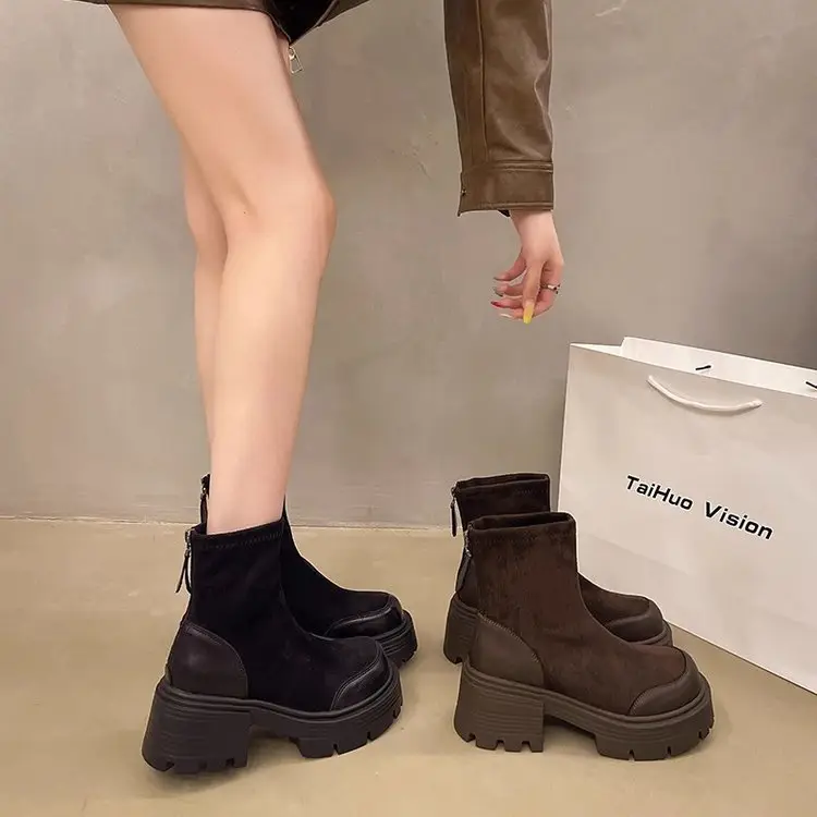 Women Retro British Style Boots Black Thick Heel 2025 — feature 4