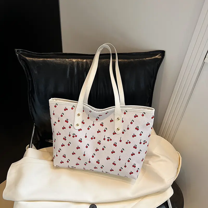Women's Pink Heart Print Tote Bag