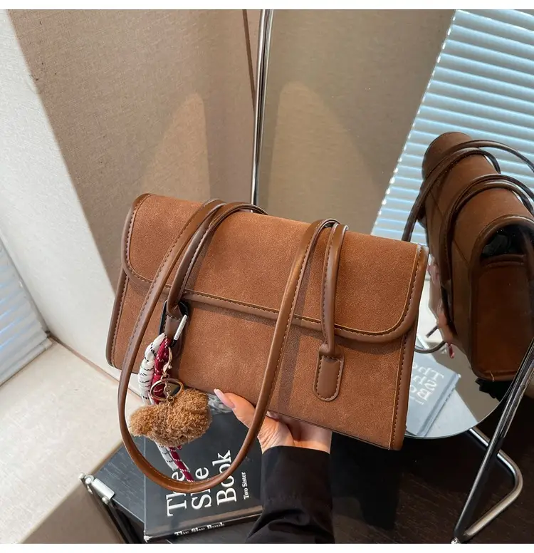 Women's Brown Retro Shoulder Bag Large Capacity 2025 — feature 23
