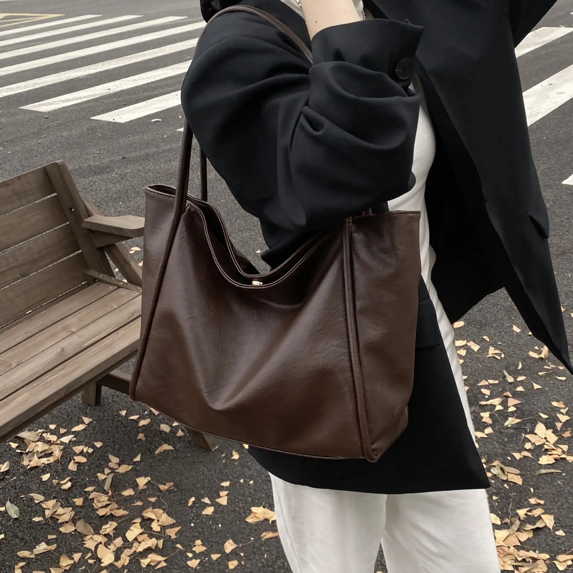 Women Large Capacity Leather Tote Bag Brown 2025 - Image 10