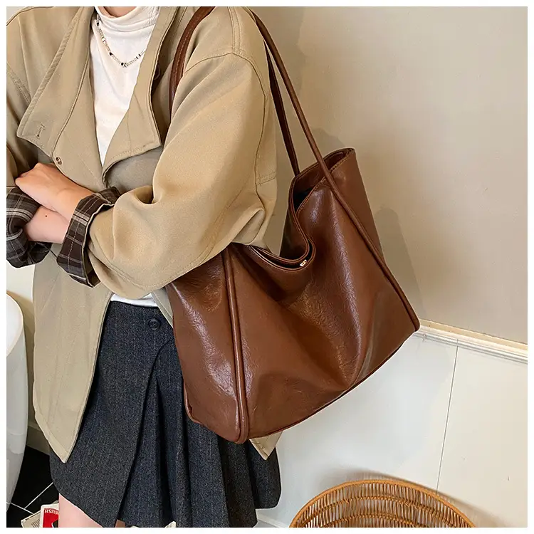 Women Large Capacity Leather Tote Bag Brown 2025 — feature 21