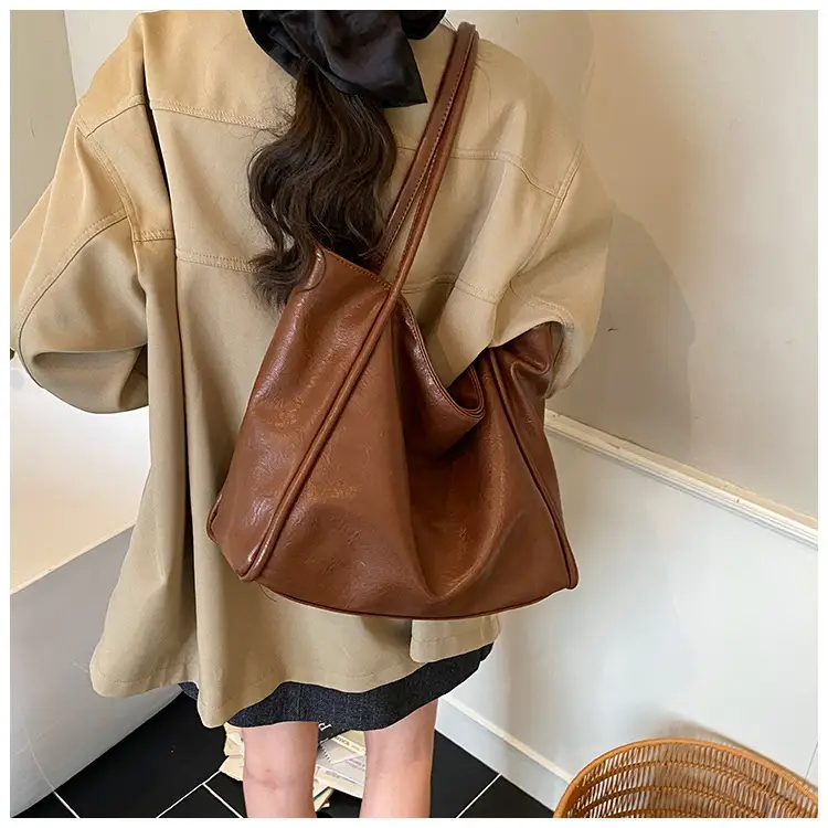 Women Large Capacity Leather Tote Bag Brown 2025 — feature 24