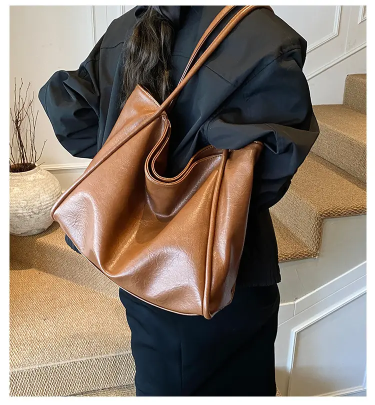 Women Large Capacity Leather Tote Bag Brown 2025 — feature 3