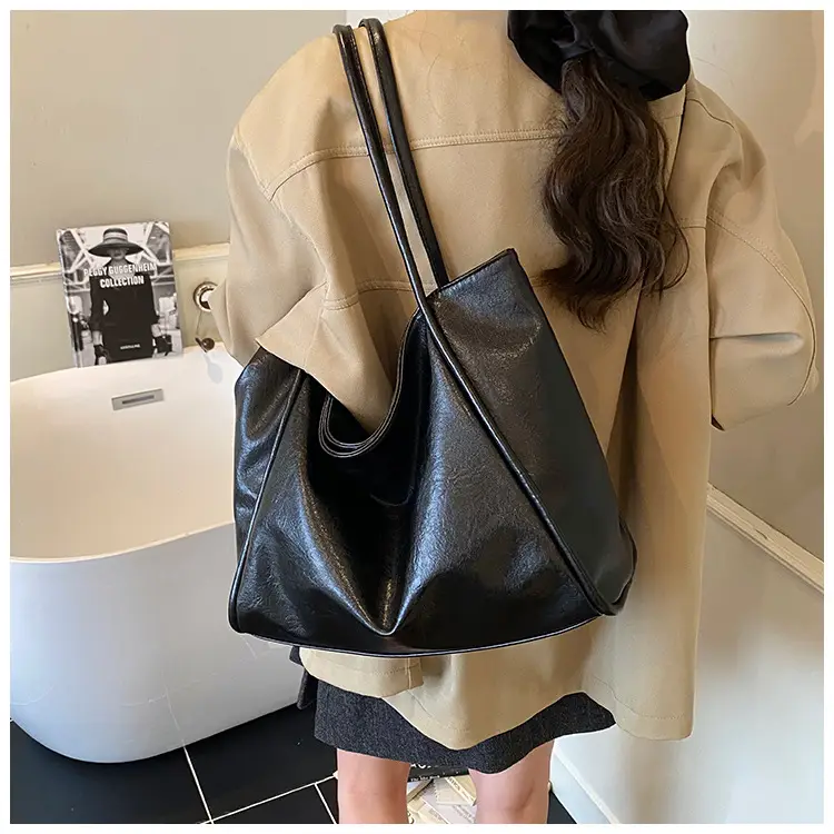 Women Large Capacity Leather Tote Bag Brown 2025 — feature 30