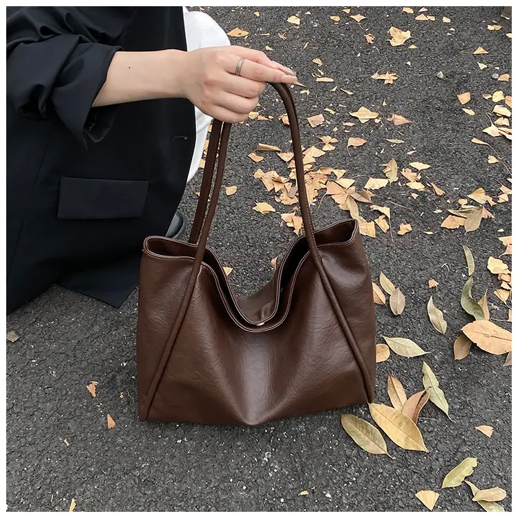 Women Large Capacity Leather Tote Bag Brown 2025 — feature 36