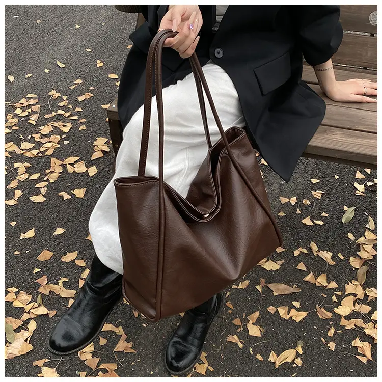Women Large Capacity Leather Tote Bag Brown 2025 — feature 38