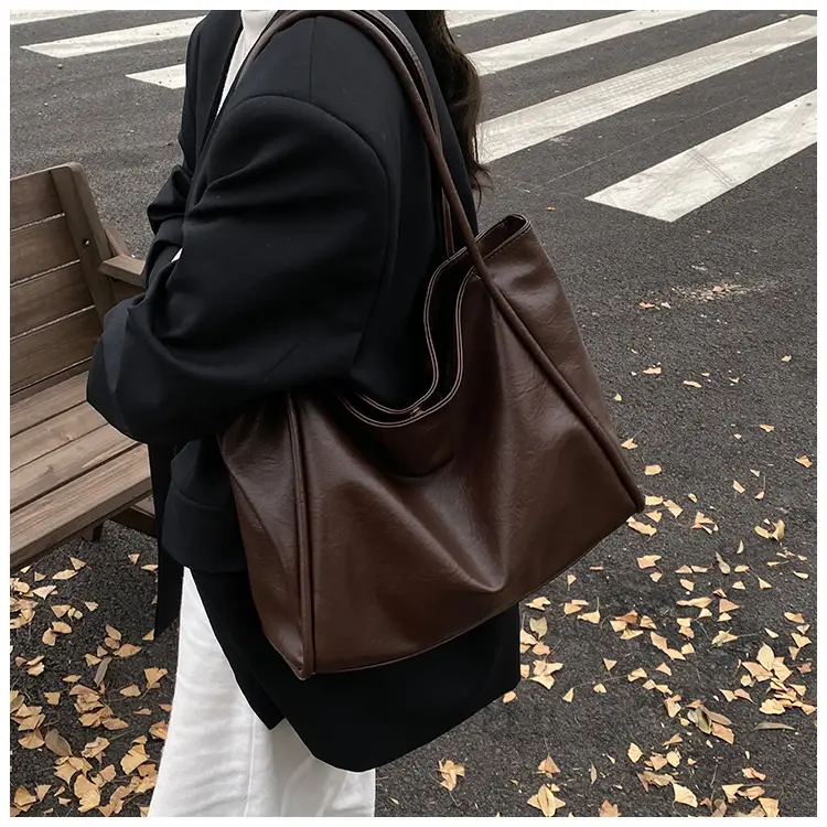 Women Large Capacity Leather Tote Bag Brown 2025 — feature 40