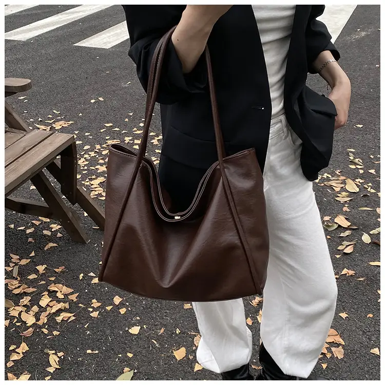 Women Large Capacity Leather Tote Bag Brown 2025 — feature 44