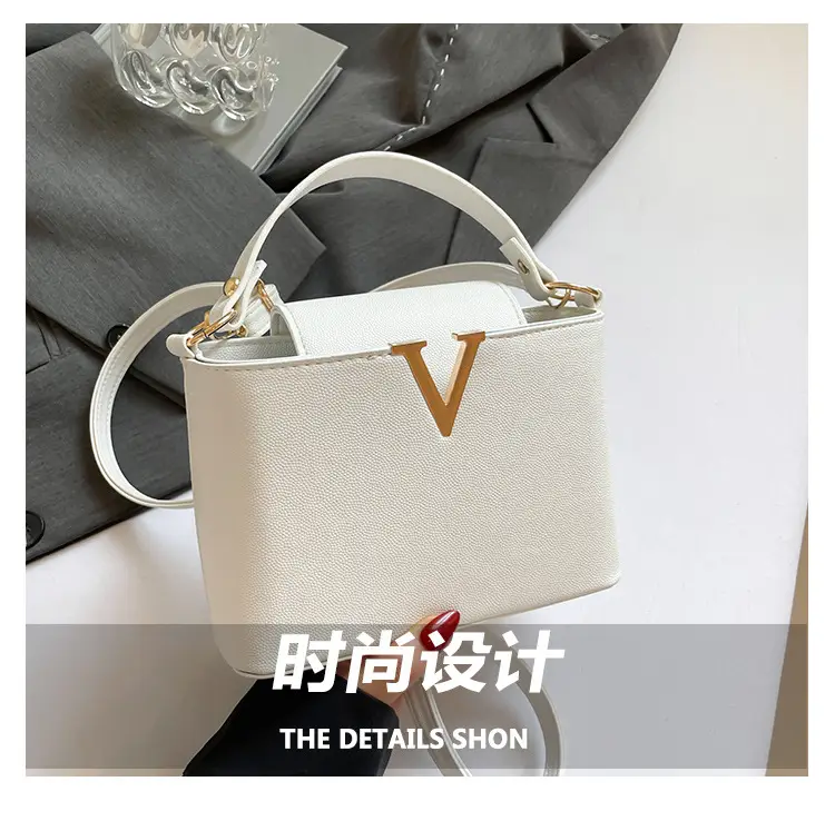 Pink V-Logo Women's Handbag 2025 — feature 10