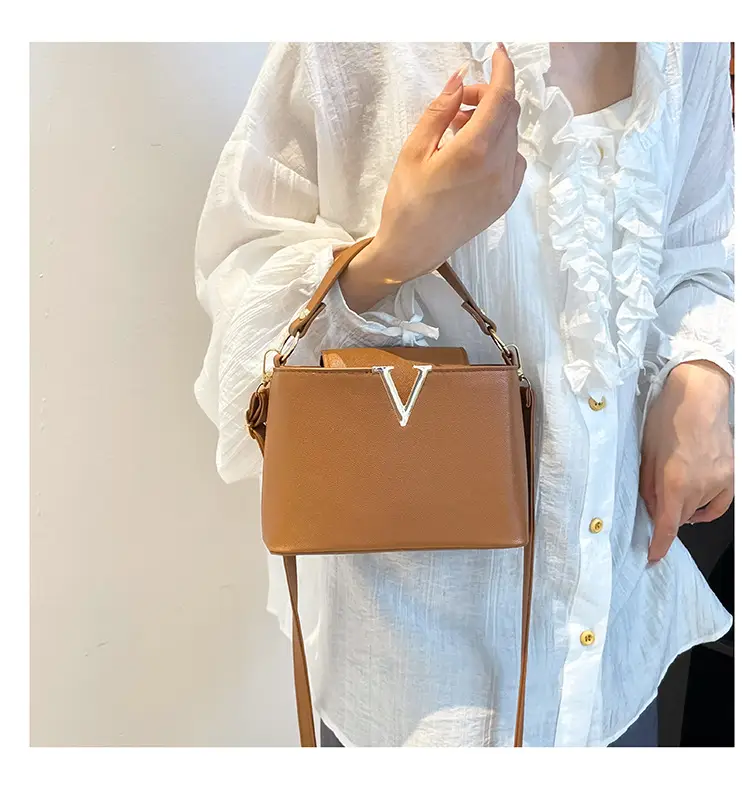 Pink V-Logo Women's Handbag 2025 — feature 27