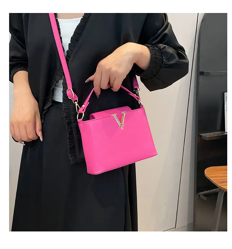 Pink V-Logo Women's Handbag 2025 — feature 32