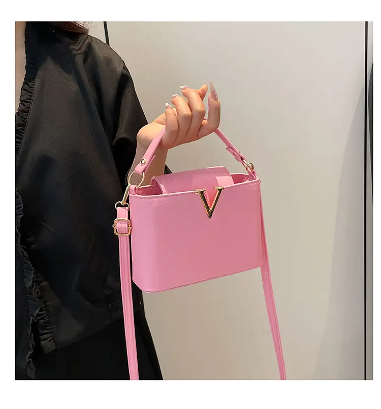 Pink V-Logo Women's Handbag 2025 — feature 33