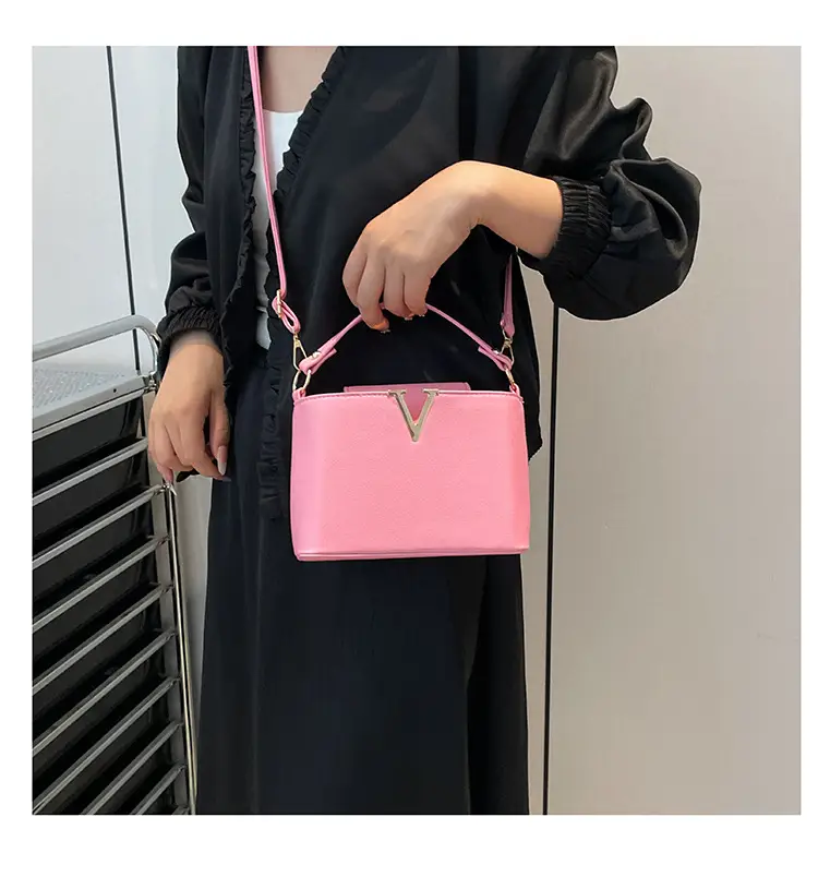 Pink V-Logo Women's Handbag 2025 — feature 34
