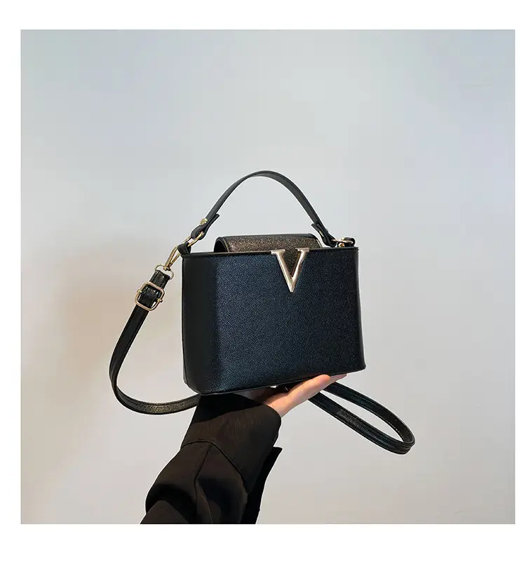 Pink V-Logo Women's Handbag 2025 — feature 39