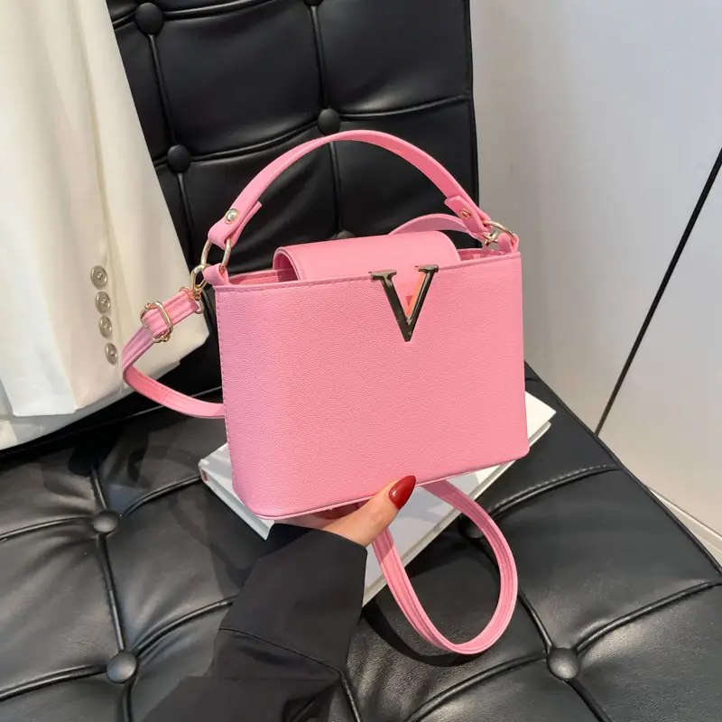 Pink V-Logo Women's Handbag 2025 - Image 4