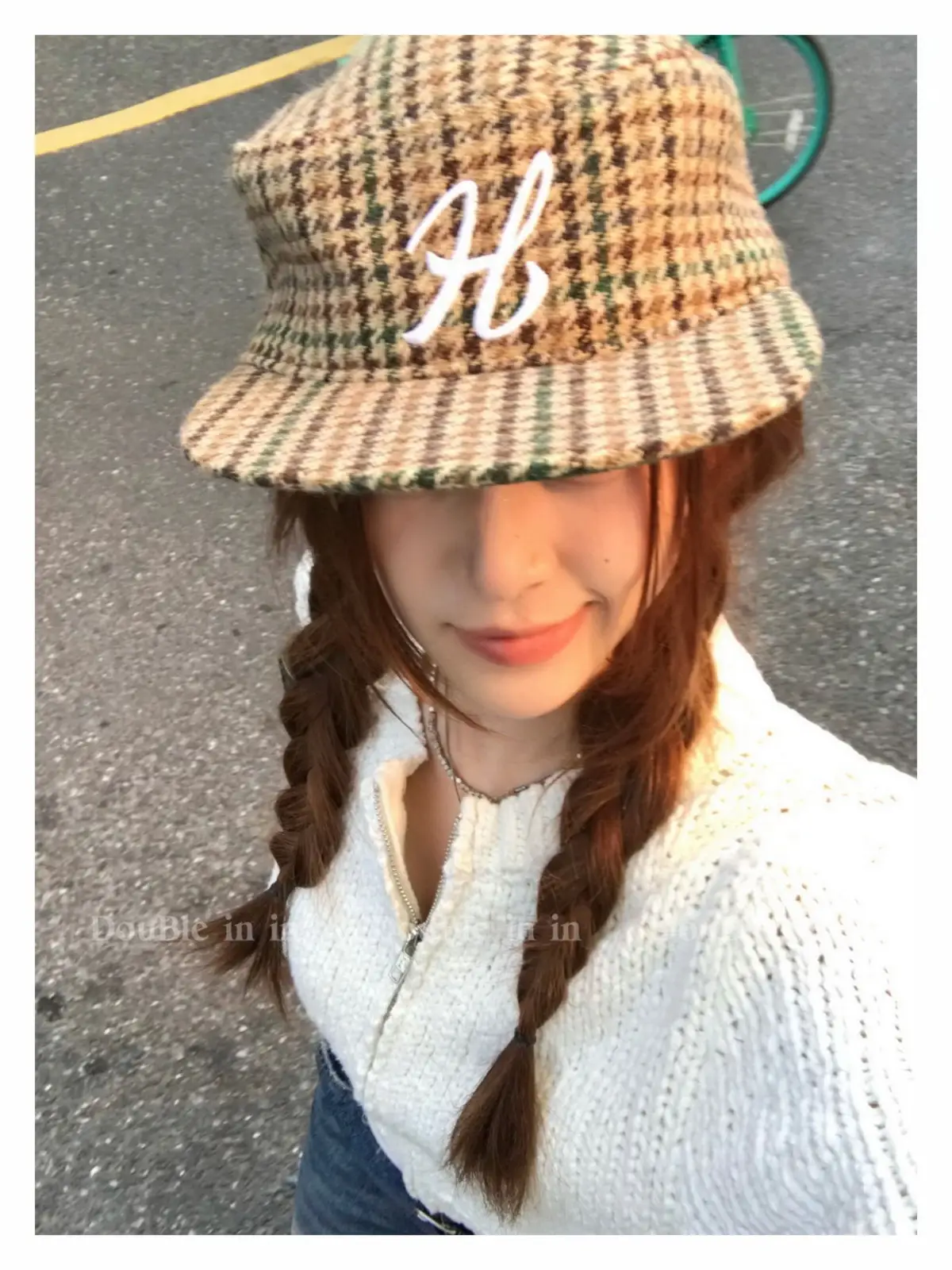 Women Black Houndstooth Embroidered Baseball Cap — feature 13