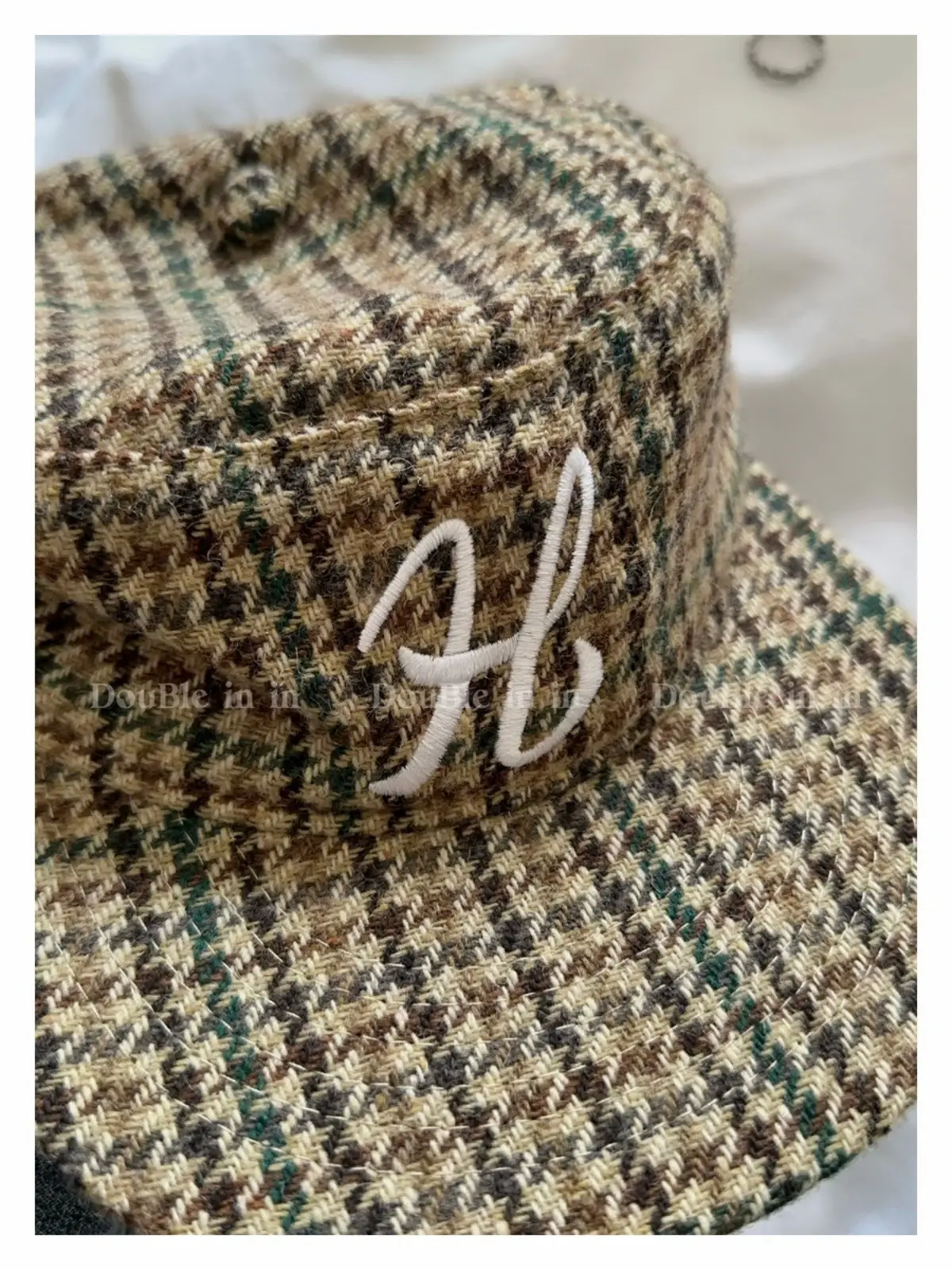 Women Black Houndstooth Embroidered Baseball Cap — feature 32