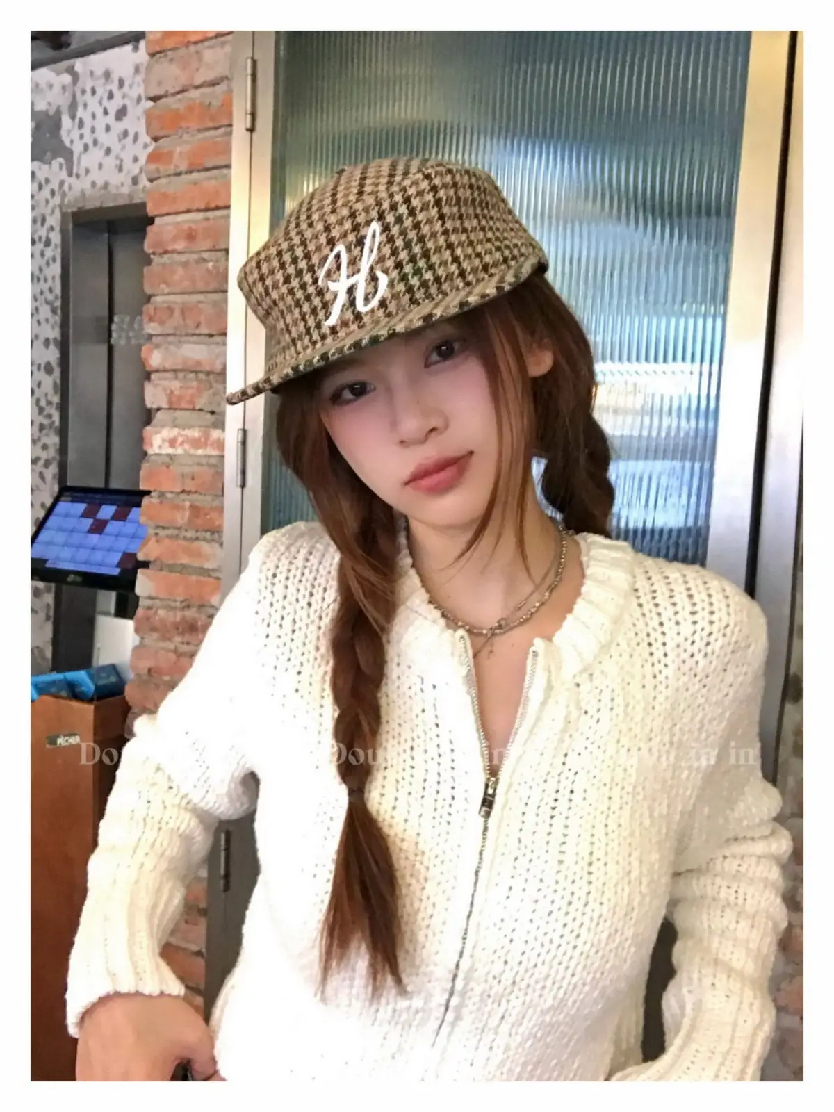 Women Black Houndstooth Embroidered Baseball Cap — feature 5
