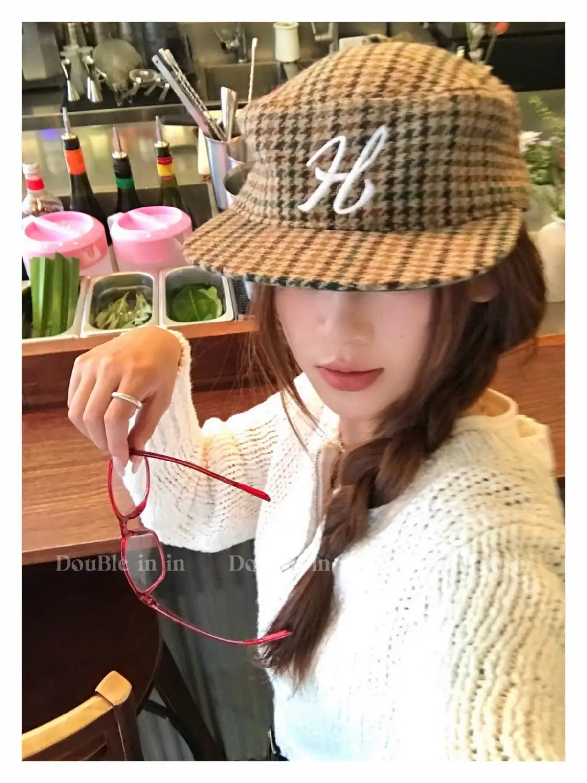 Women Black Houndstooth Embroidered Baseball Cap — feature 9