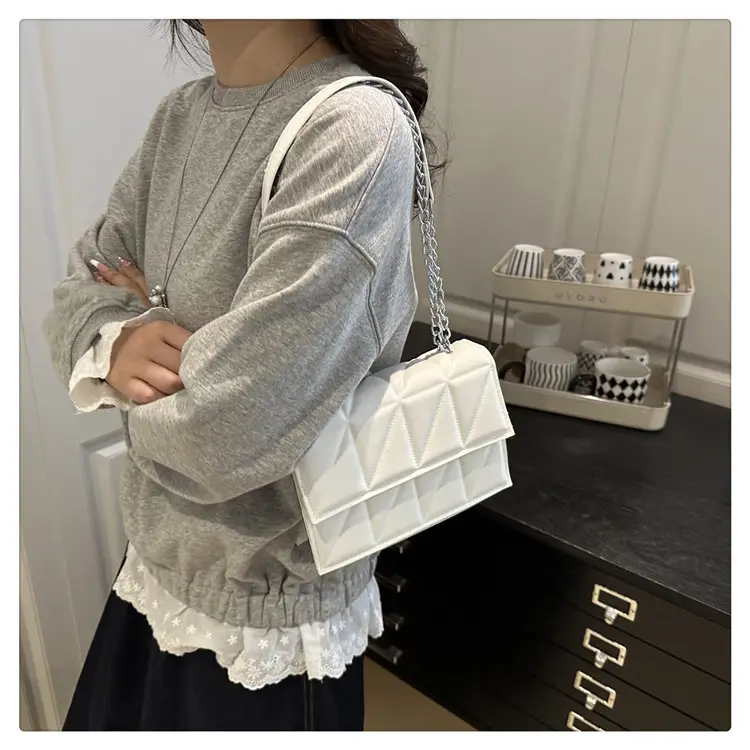 2025 New Fashion Indentation Retro Ladies Bags Solid Color — feature 13