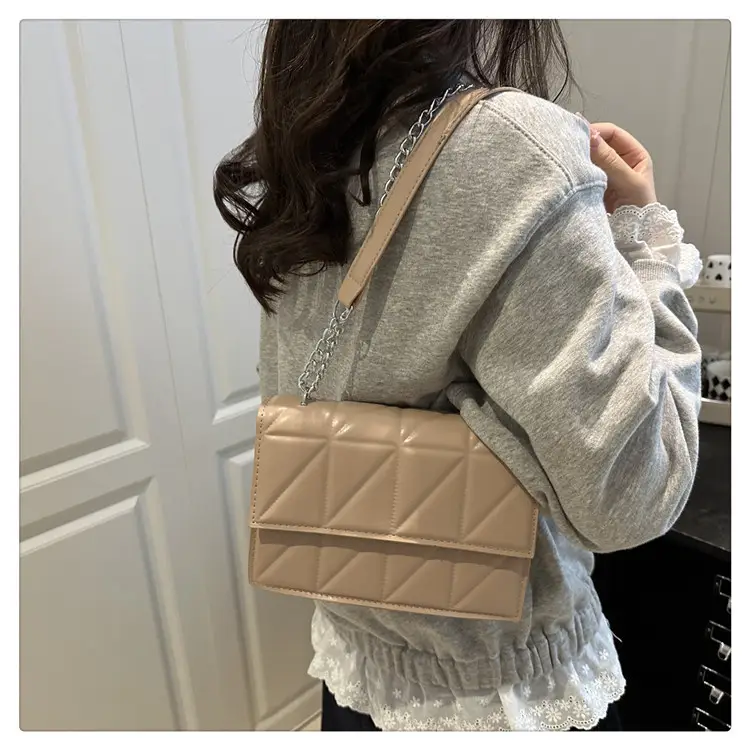 2025 New Fashion Indentation Retro Ladies Bags Solid Color — feature 15