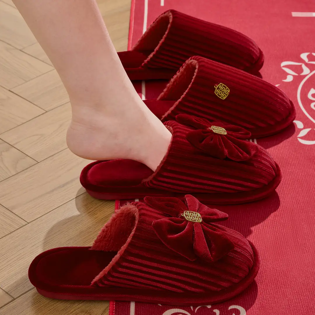 Autumn and Winter Wedding Cotton Slippers for Newlyweds, Festive Big Red Pair of Bride and Groom Indoor Dowry Accessible Luxury - Image 3