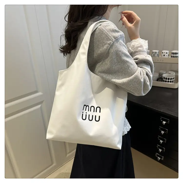 Women's Printed Shoulder Bags 2025 Black White Silver — feature 10