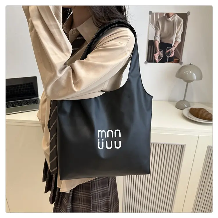 Women's Printed Shoulder Bags 2025 Black White Silver — feature 12